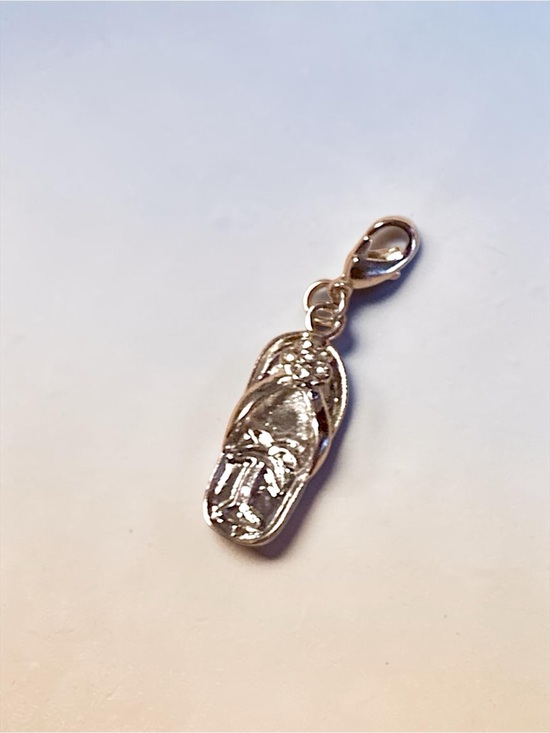 Source Unknown Jewelry - Silver & Crystal Sandal w/Lobster clasp Zipper pull, purse, shoe Charms